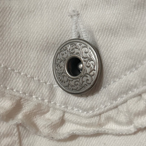 Dress Barn  XL white Vest Jacket with native stiched detailing. - Picture 9 of 10